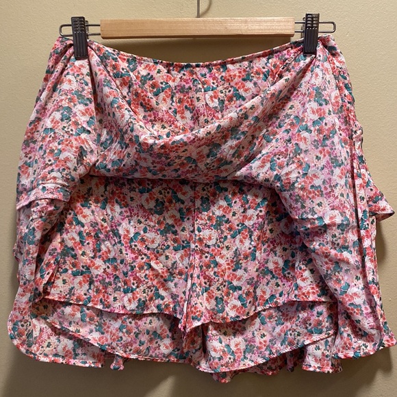 ✨BRAND NEW✨ ZARA PINK FLOWER PRINT SKORT - Picture 5 of 8